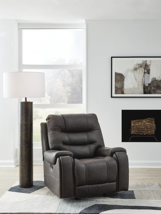 Femley Recliner - US Furniture & Mattress (Waterbury,CT)*