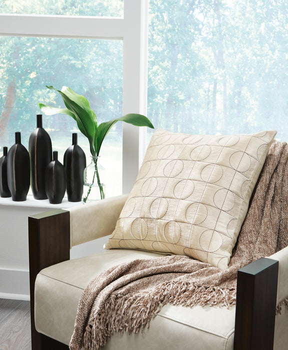 Kydner Pillow (Set of 4) - US Furniture & Mattress (Waterbury,CT)*