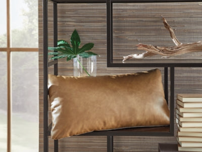 Danvale Pillow (Set of 4) - US Furniture & Mattress (Waterbury,CT)*