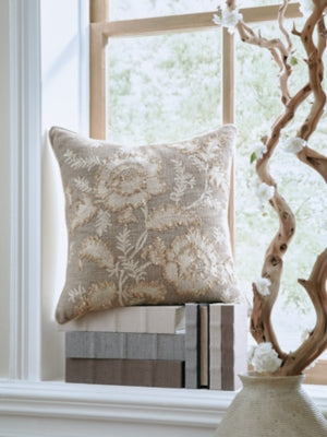 Viveka Pillow (Set of 4) - US Furniture & Mattress (Waterbury,CT)*