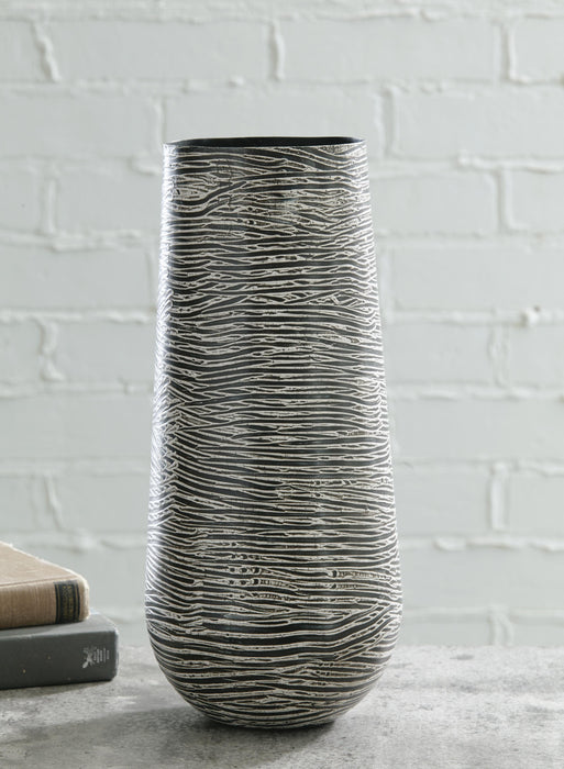 Fynn Vase - US Furniture & Mattress (Waterbury,CT)*