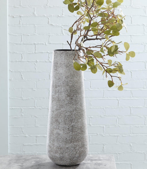 Fynn Vase - US Furniture & Mattress (Waterbury,CT)*