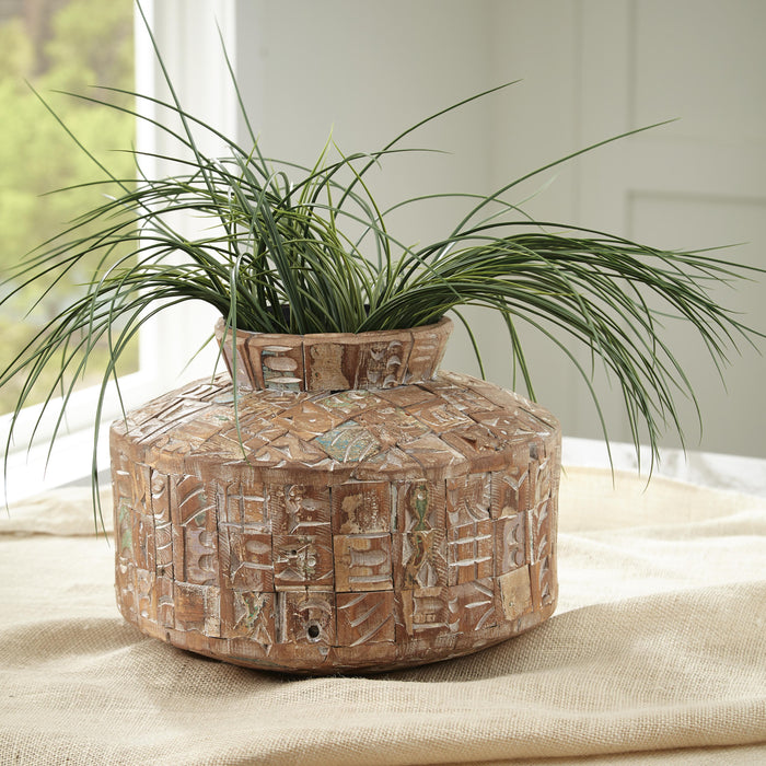 Meltland Vase - US Furniture & Mattress (Waterbury,CT)*