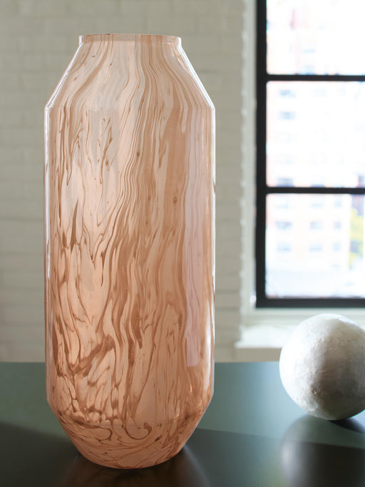 Dushby Vase - US Furniture & Mattress (Waterbury,CT)*