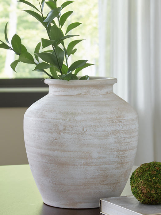 Meadie Vase - US Furniture & Mattress (Waterbury,CT)*