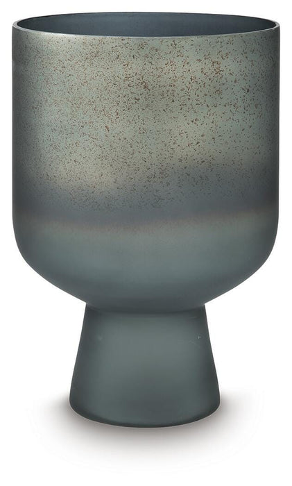 Pennmore Vase - US Furniture & Mattress (Waterbury,CT)*
