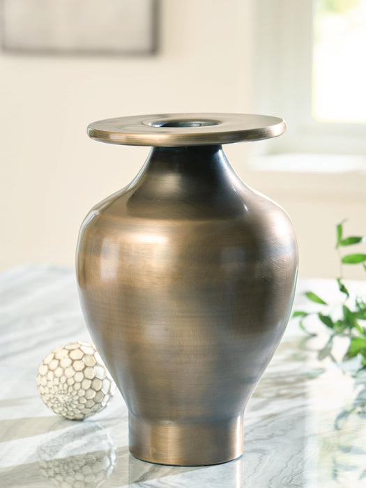 Fedorleigh Vase - US Furniture & Mattress (Waterbury,CT)*