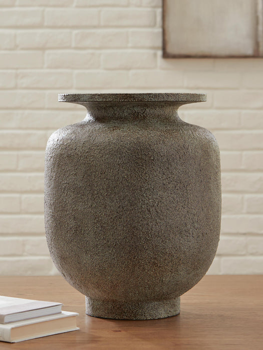 Jedwick Vase - US Furniture & Mattress (Waterbury,CT)*