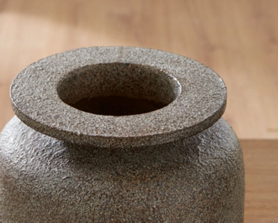 Jedwick Vase - US Furniture & Mattress (Waterbury,CT)*