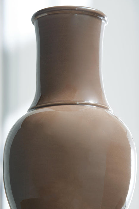 Tillmer Vase - US Furniture & Mattress (Waterbury,CT)*