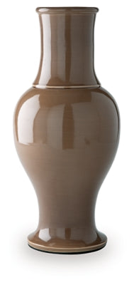 Tillmer Vase - US Furniture & Mattress (Waterbury,CT)*