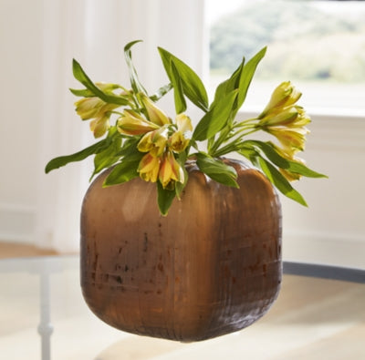 Capard Vase - US Furniture & Mattress (Waterbury,CT)*
