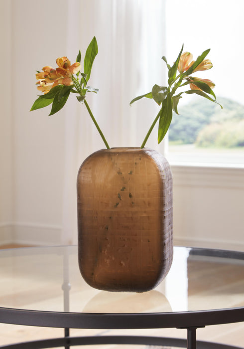 Capard Vase - US Furniture & Mattress (Waterbury,CT)*