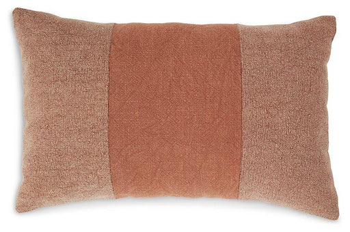 Dovinton Pillow (Set of 4) - US Furniture & Mattress (Waterbury,CT)*