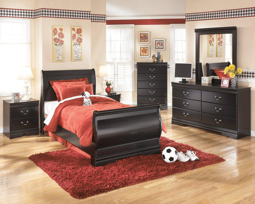 Huey Vineyard Dresser and Mirror - US Furniture & Mattress (Waterbury,CT)*