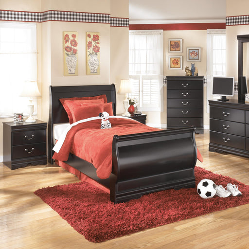 Huey Vineyard Dresser and Mirror - US Furniture & Mattress (Waterbury,CT)*