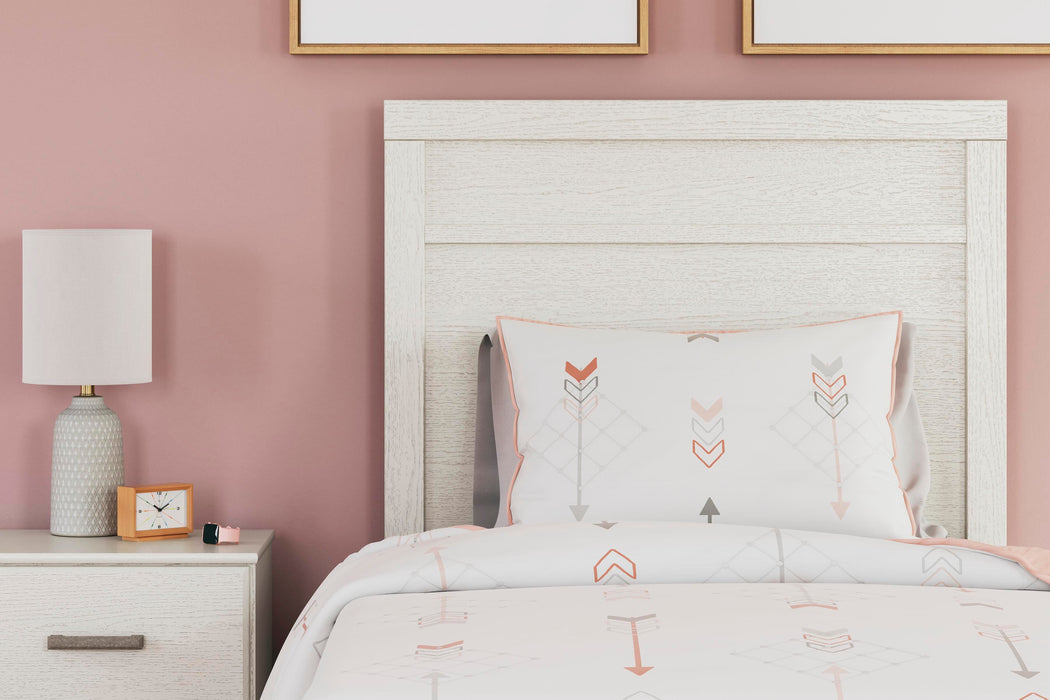 Stelsie Bed - US Furniture & Mattress (Waterbury,CT)*
