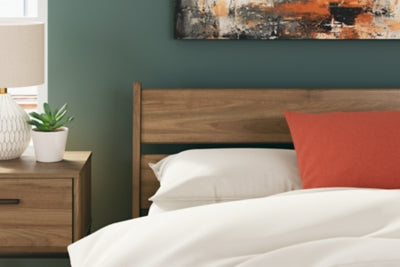 Deanlow Bed - US Furniture & Mattress (Waterbury,CT)*