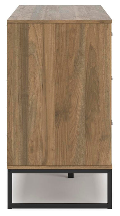 Deanlow Dresser - US Furniture & Mattress (Waterbury,CT)*