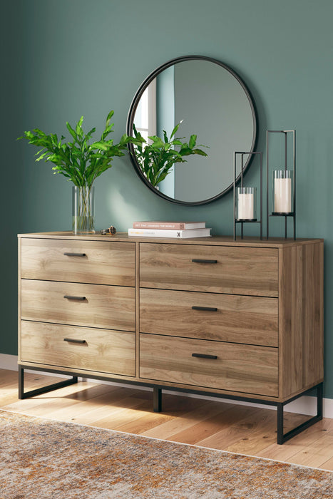 Deanlow Dresser - US Furniture & Mattress (Waterbury,CT)*