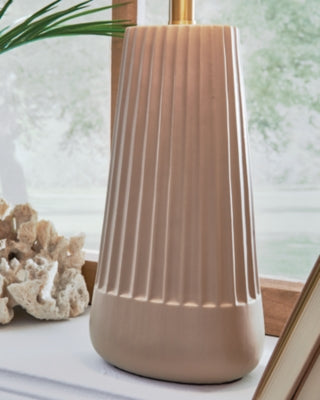 Dellner Table Lamp - US Furniture & Mattress (Waterbury,CT)*