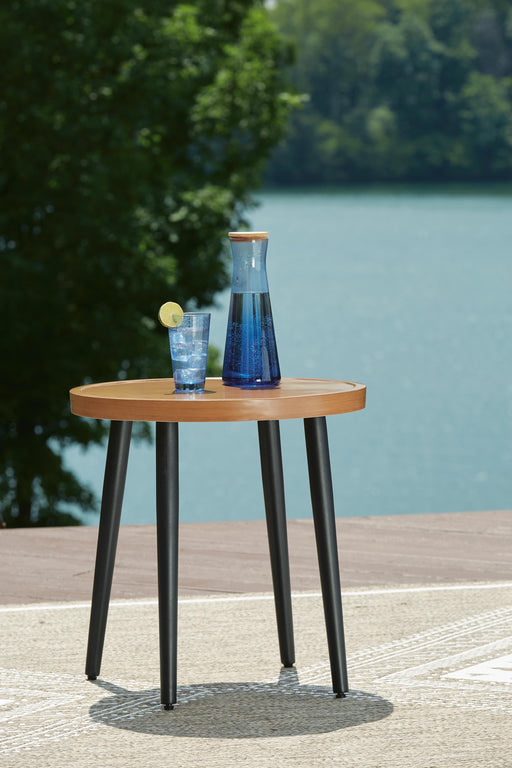 Horizon Hall Outdoor End Table - US Furniture & Mattress (Waterbury,CT)*
