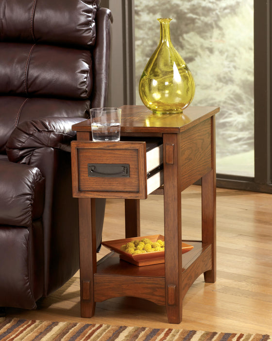 Breegin Chairside End Table - US Furniture & Mattress (Waterbury,CT)*