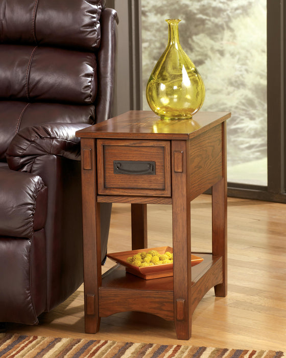 Breegin Chairside End Table - US Furniture & Mattress (Waterbury,CT)*