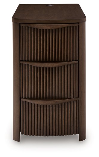 Camdill Chairside End Table - US Furniture & Mattress (Waterbury,CT)*