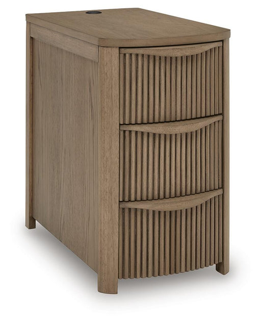Camdill Chairside End Table - US Furniture & Mattress (Waterbury,CT)*