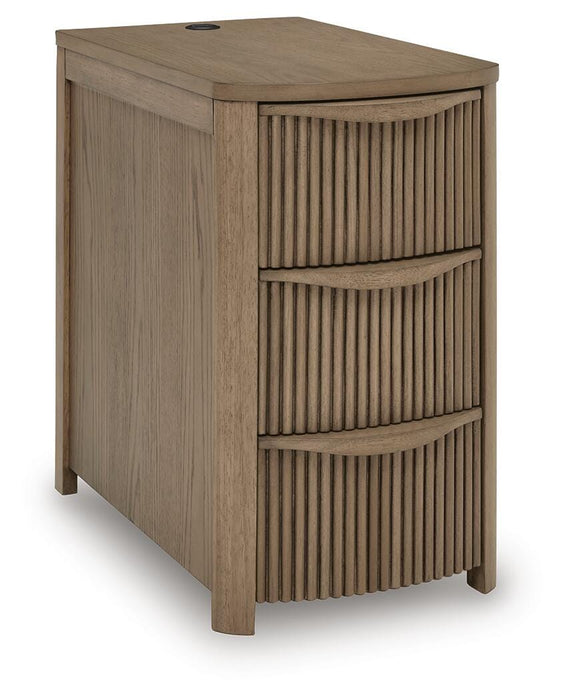 Camdill Chairside End Table - US Furniture & Mattress (Waterbury,CT)*
