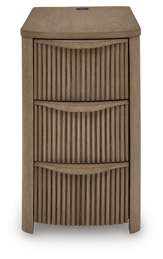 Camdill Chairside End Table - US Furniture & Mattress (Waterbury,CT)*