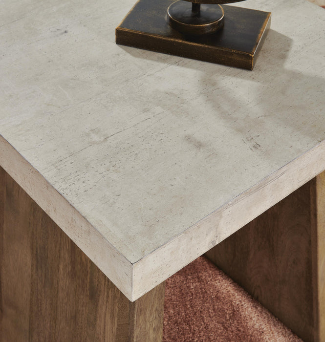 Brendalhouse End Table - US Furniture & Mattress (Waterbury,CT)*