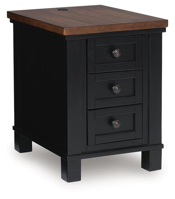 Wildenauer Chairside End Table - US Furniture & Mattress (Waterbury,CT)*