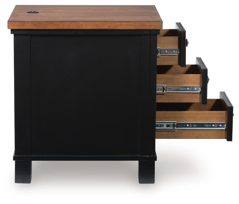 Wildenauer Chairside End Table - US Furniture & Mattress (Waterbury,CT)*