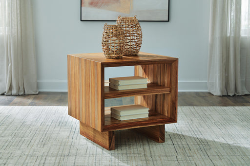 Dressonni End Table - US Furniture & Mattress (Waterbury,CT)*