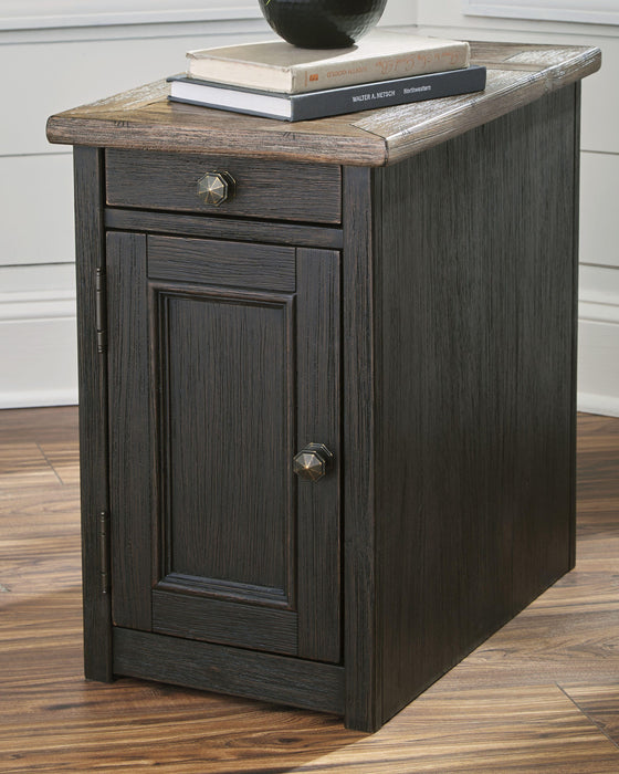 Tyler Creek End Table Set - US Furniture & Mattress (Waterbury,CT)*