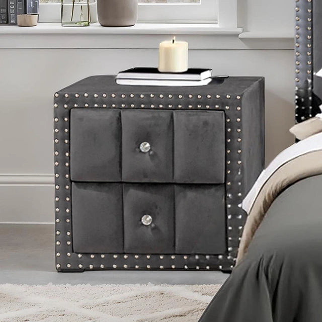 Farese Queen Bed w/ 2 Nightstands